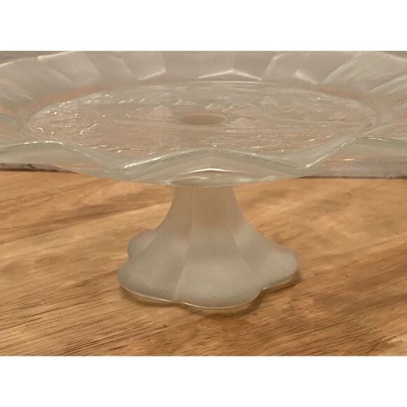 Mikasa Holiday Classic Winter Dreams Crystal Footed BON BON Cake Platter 9 1/4" - Picture 3 of 9